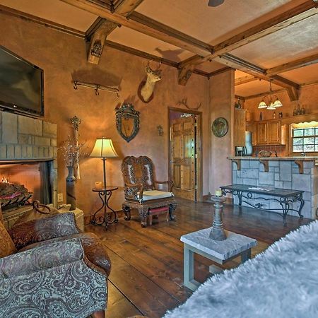 Unique Murphy Retreat With Hot Tub, Pond And Waterfall Extérieur photo