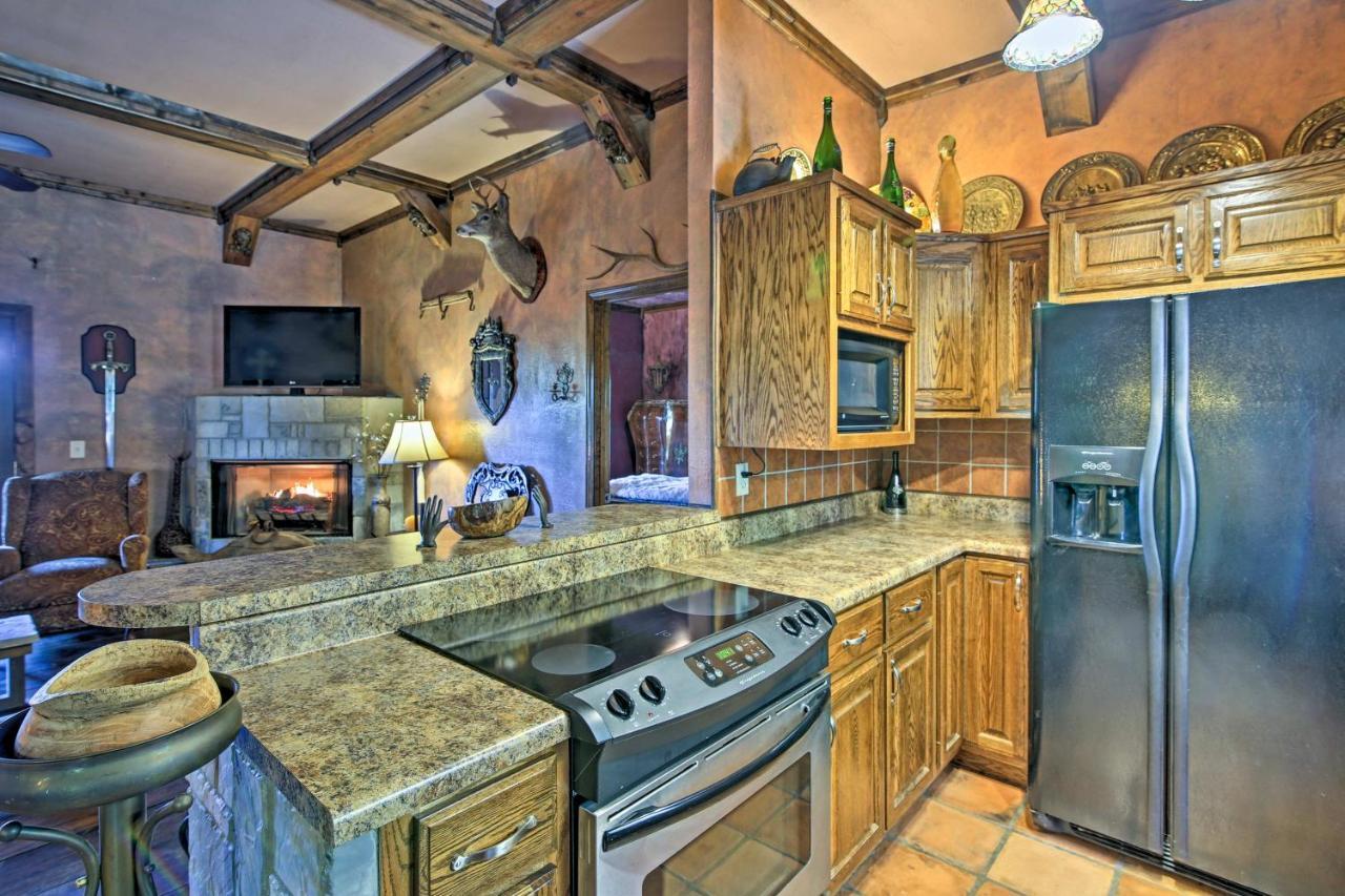Unique Murphy Retreat With Hot Tub, Pond And Waterfall Extérieur photo