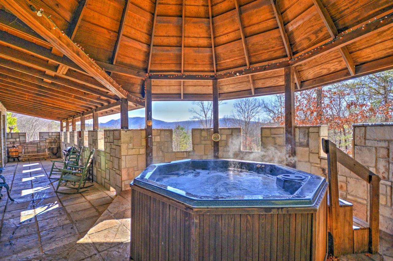 Villa Unique Murphy Retreat With Hot Tub, Pond And Waterfall Extérieur photo