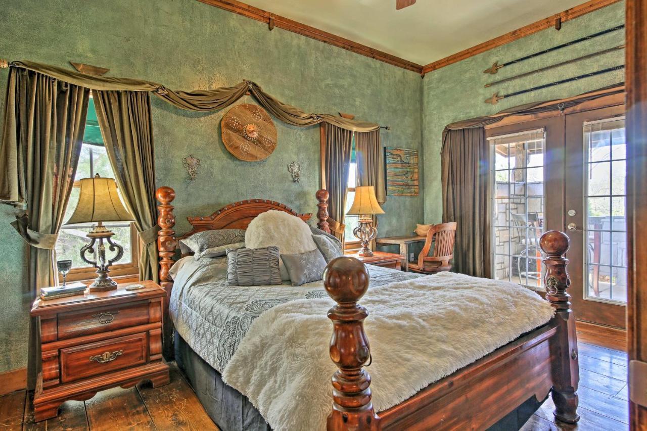 Unique Murphy Retreat With Hot Tub, Pond And Waterfall Extérieur photo