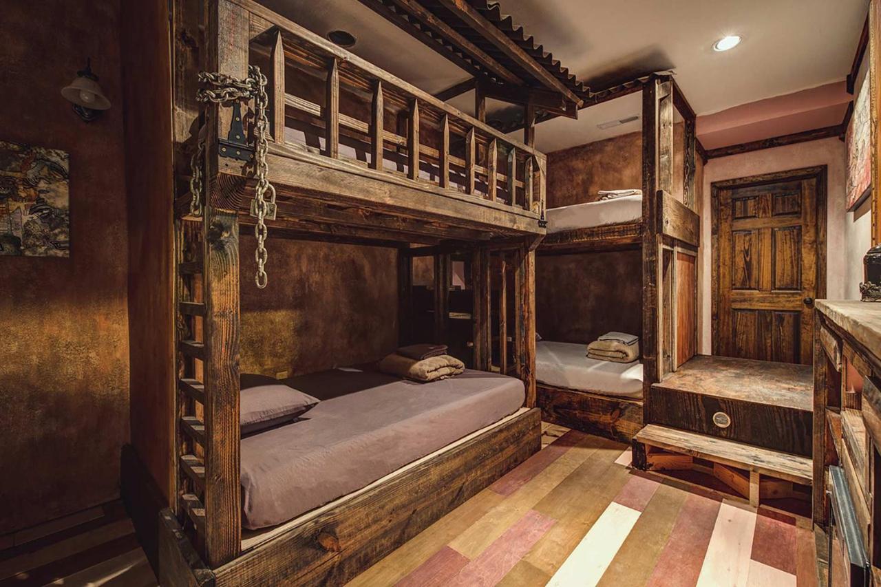 Unique Murphy Retreat With Hot Tub, Pond And Waterfall Extérieur photo