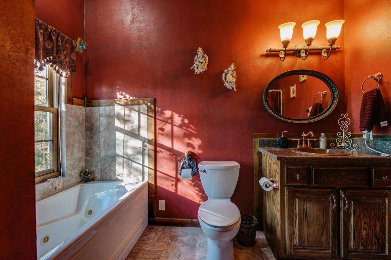 Unique Murphy Retreat With Hot Tub, Pond And Waterfall Extérieur photo